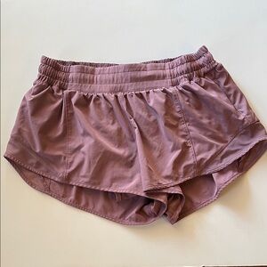 lululemon athletica Hotty Hot LR Short 2.5” Lined - Dusty Rose